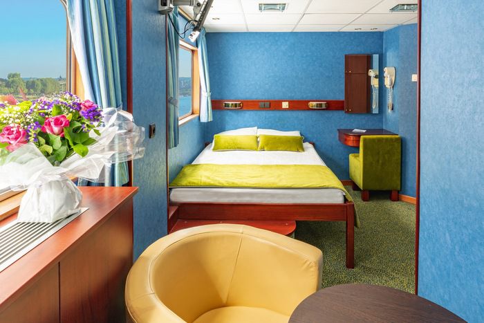 Main Deck Suite Double Bed CAT. B